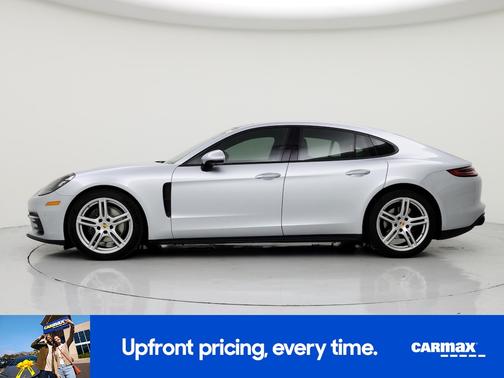 2018 Porsche Panamera 