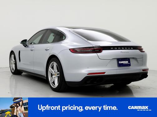 2018 Porsche Panamera 