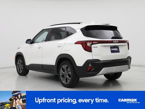 White 2024 Kia Seltos S