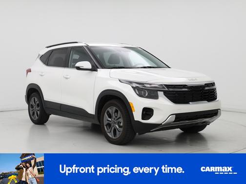 White 2024 Kia Seltos S