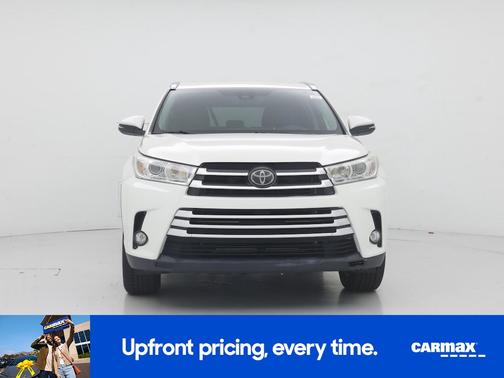 White 2018 Toyota Highlander XLE