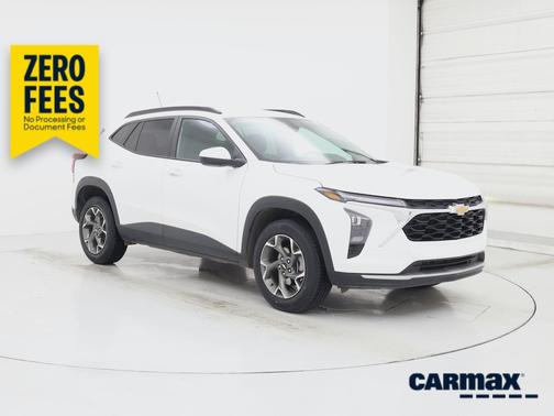 White 2025 Chevrolet Trax LT