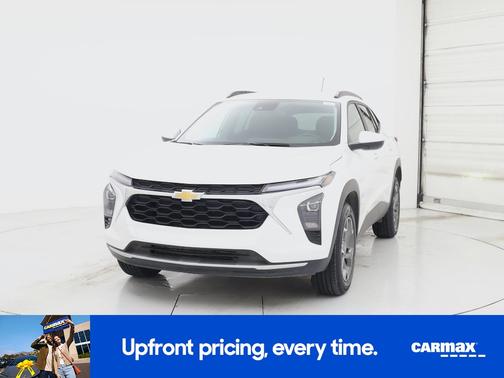 White 2025 Chevrolet Trax LT
