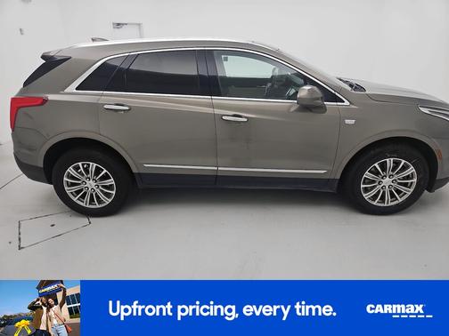 Gold 2017 Cadillac XT5 Luxury