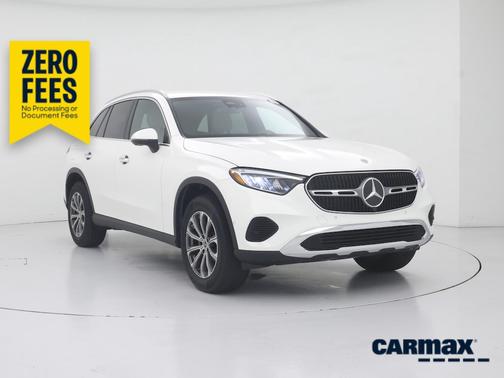 White 2023 Mercedes-Benz GLC 300