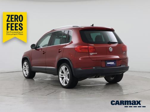 Red 2016 Volkswagen Tiguan SEL