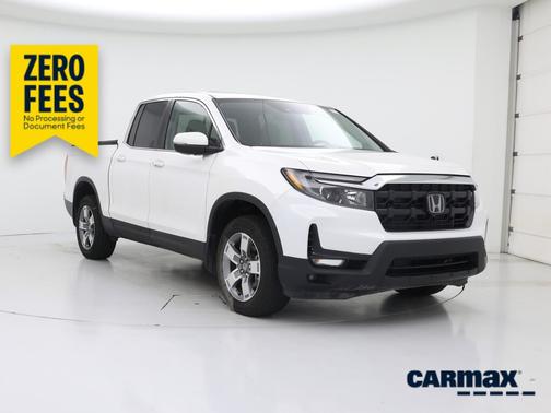 White 2025 Honda Ridgeline RTL