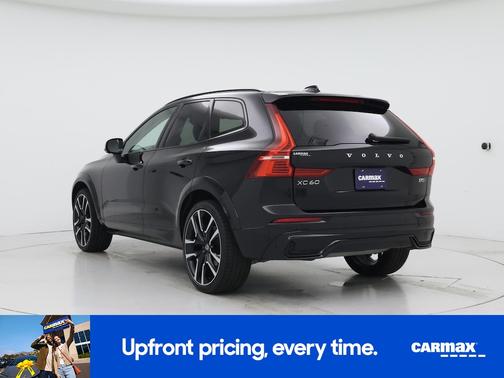 2023 Volvo XC60 B5 Ultimate Dark Theme