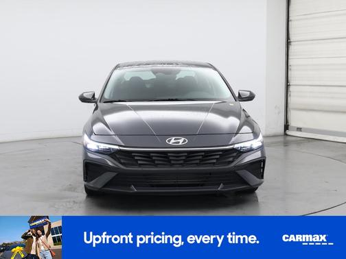 2024 Hyundai ELANTRA SE