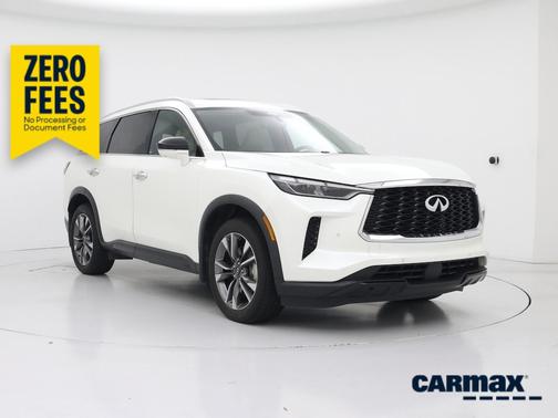 White 2023 INFINITI QX60 Luxe