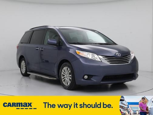 2017 Toyota Sienna XLE
