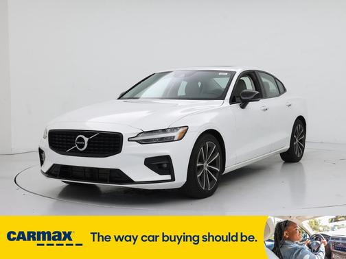 2021 Volvo S60 T5 Momentum
