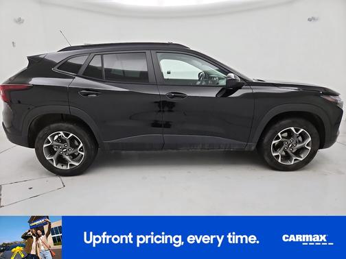 Black 2024 Chevrolet Trax LT