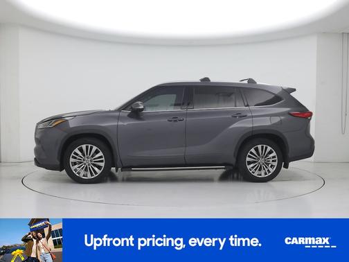 Gray 2022 Toyota Highlander Platinum