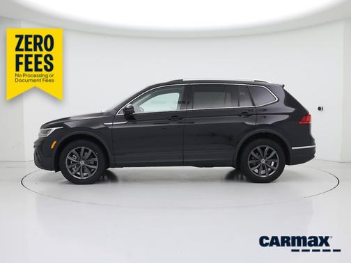 Black 2022 Volkswagen Tiguan SE