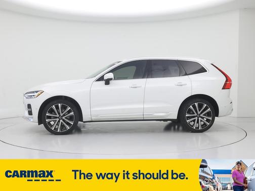 2023 Volvo XC60 B5 Ultimate Bright Theme