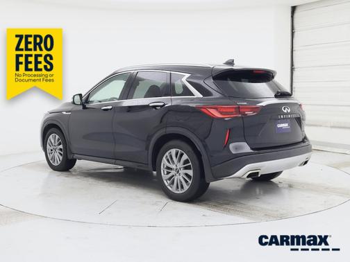 Black 2023 INFINITI QX50 Luxe