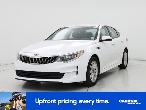 White 2018 Kia Optima EX