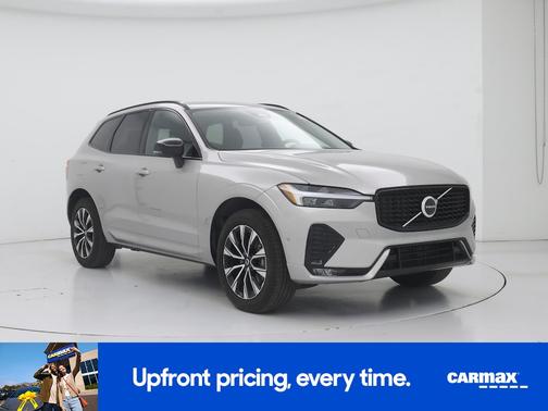 2023 Volvo XC60 B5 Ultimate Dark Theme