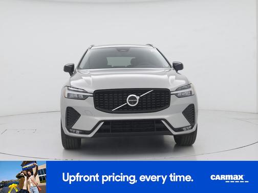 2023 Volvo XC60 B5 Ultimate Dark Theme
