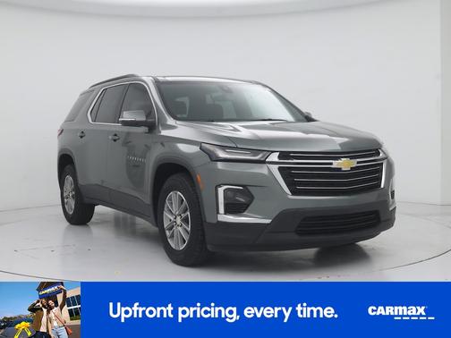 Green 2023 Chevrolet Traverse LT Cloth