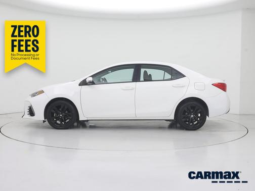 White 2017 Toyota Corolla SE