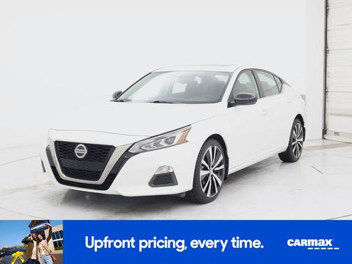 White 2019 Nissan Altima SR