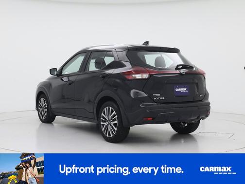 Black 2024 Nissan Kicks SV