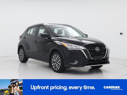 Black 2024 Nissan Kicks SV
