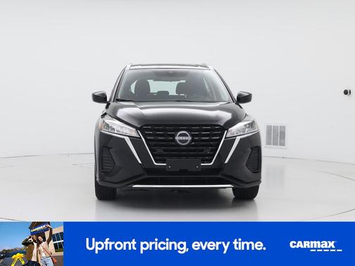 Black 2024 Nissan Kicks SV