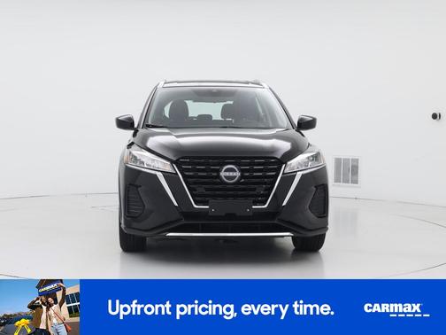 Black 2024 Nissan Kicks SV