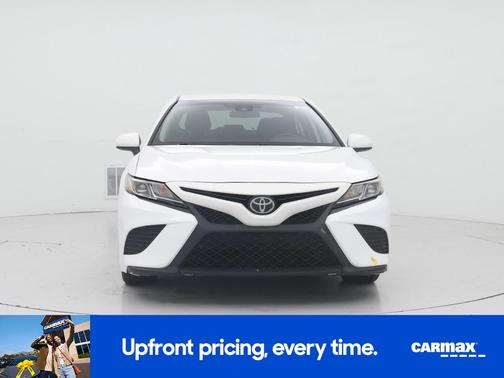White 2020 Toyota Camry SE