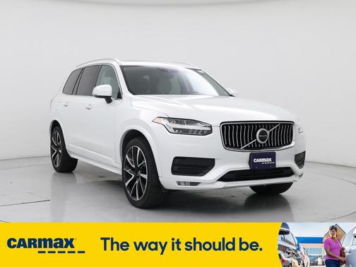 2020 Volvo XC90 T6 Momentum