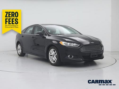 Black 2016 Ford Fusion SE