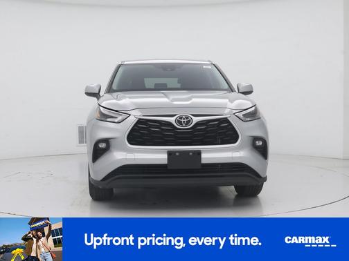 Silver 2023 Toyota Highlander LE