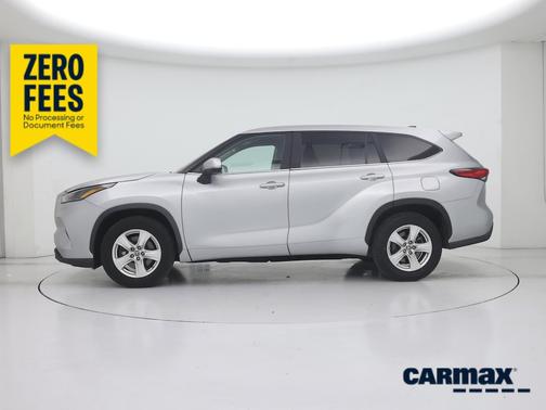 Silver 2023 Toyota Highlander LE