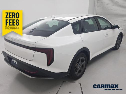 White 2025 Kia K4 LXS