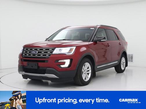 Red 2016 Ford Explorer XLT