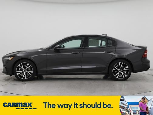2024 Volvo S60 B5 Core Dark Theme