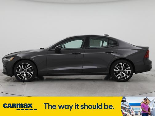 2024 Volvo S60 B5 Core Dark Theme