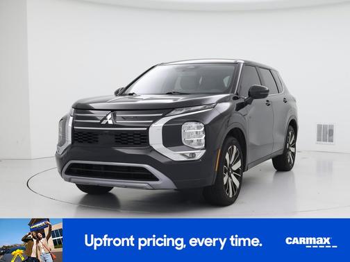 Black 2025 Mitsubishi Outlander SE
