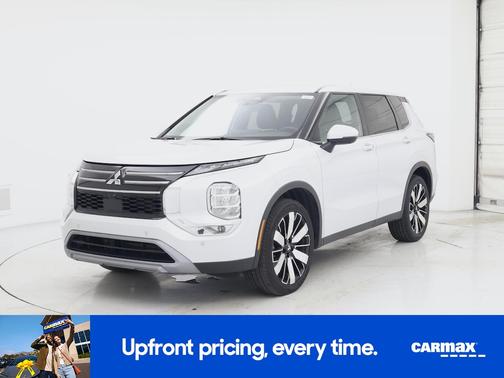 Gray 2025 Mitsubishi Outlander SE