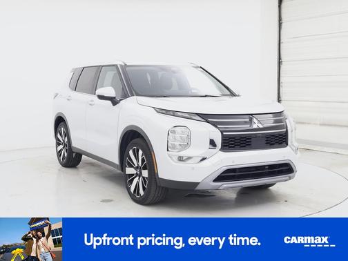 Gray 2025 Mitsubishi Outlander SE