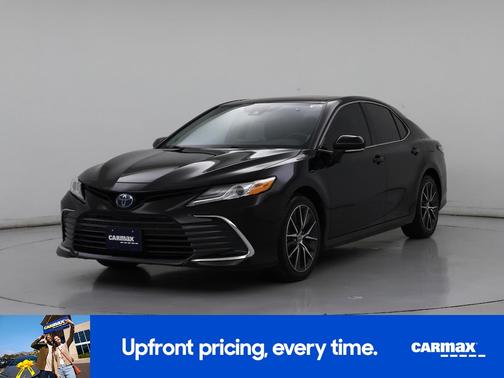 2022 Toyota Camry Hybrid XLE
