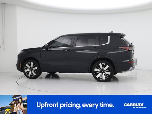 Black 2025 Mitsubishi Outlander SE