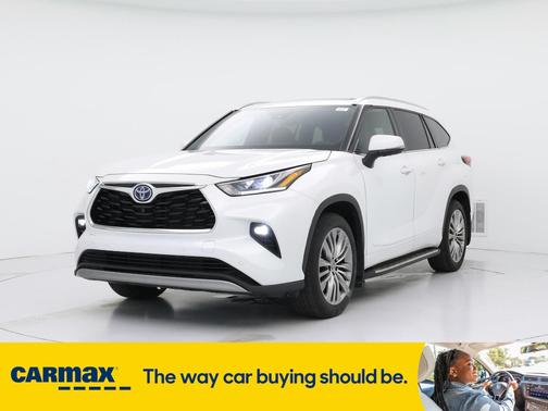2022 Toyota Highlander Hybrid Platinum