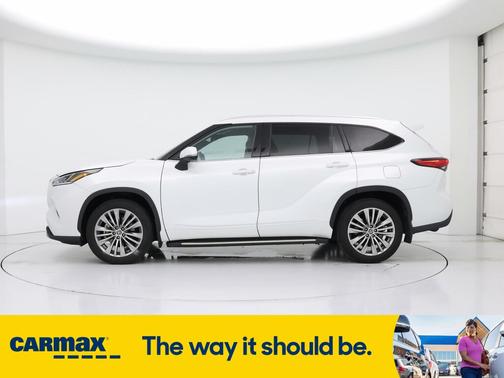 2022 Toyota Highlander Hybrid Platinum