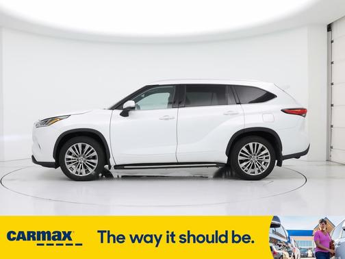 2022 Toyota Highlander Hybrid Platinum