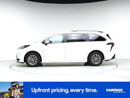 White 2025 Toyota Sienna LE
