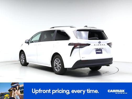White 2025 Toyota Sienna LE